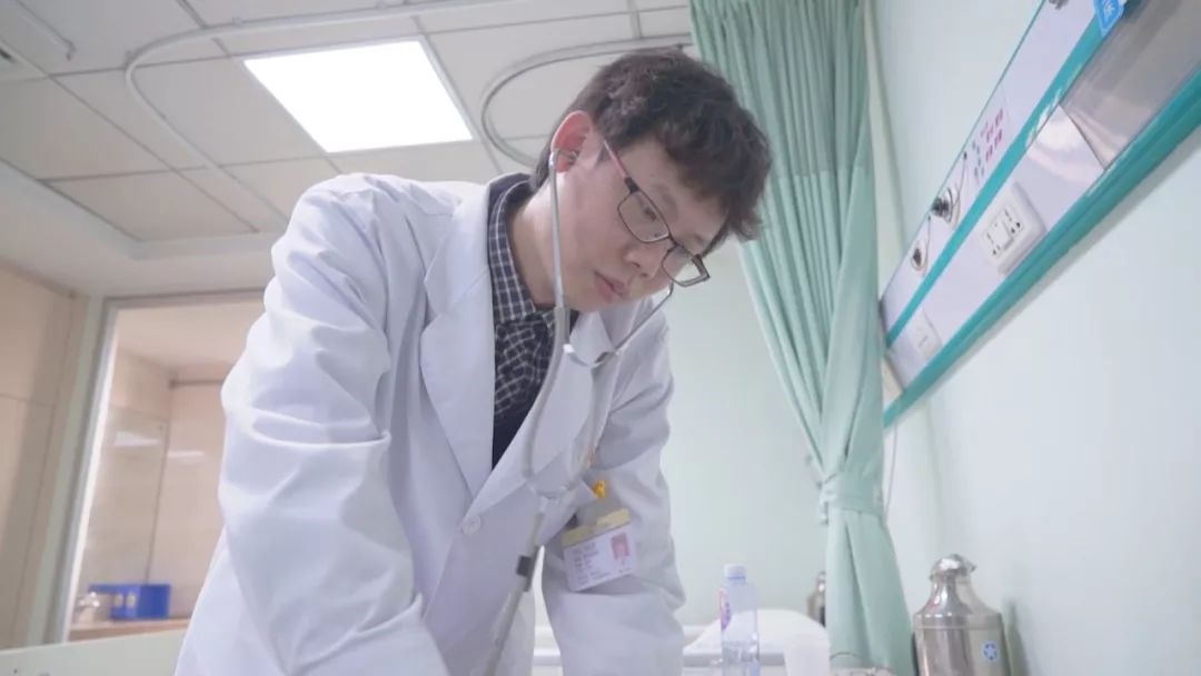 盡職盡責好醫(yī)生，他是心血管病患者的“生命守護神”