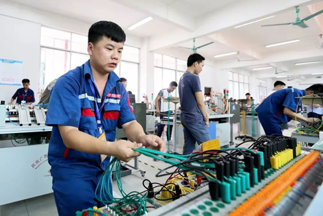 各路精英快來(lái)組隊(duì)！全區(qū)2022年職工職業(yè)技能大賽等你來(lái)戰(zhàn)
