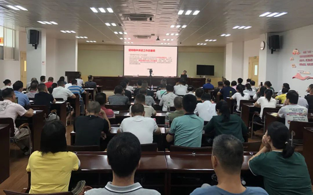 “勞模工匠進(jìn)學(xué)校、思政教師進(jìn)企業(yè)”活動丨“思政課”從三尺講堂搬到企業(yè)一線