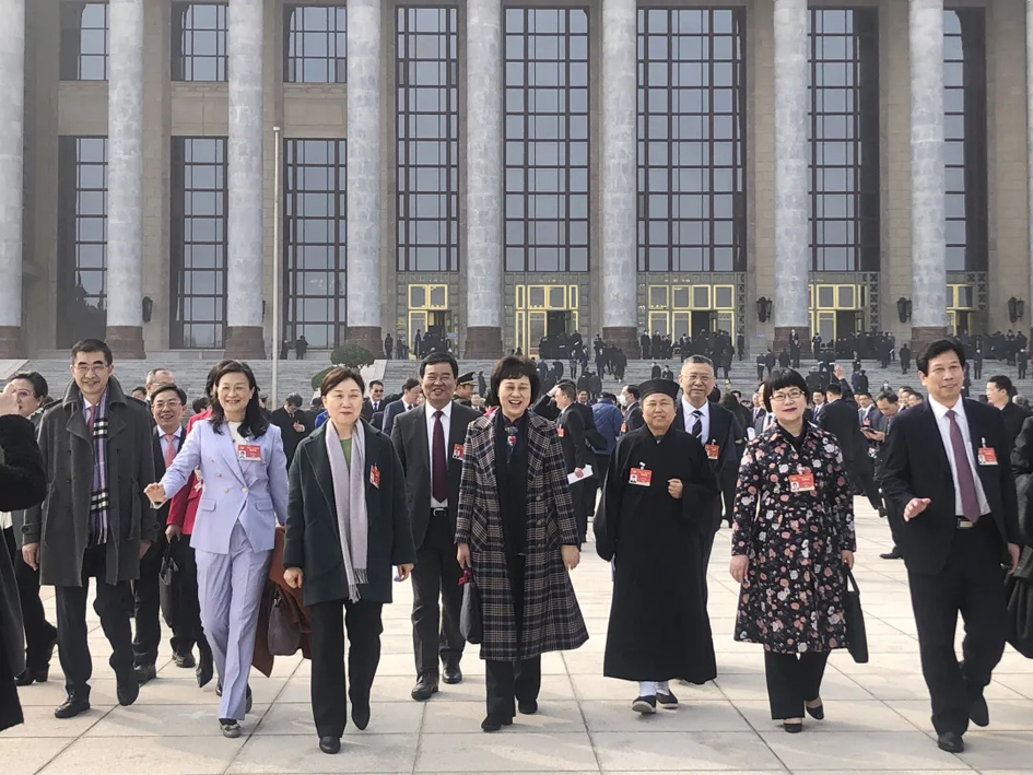 評職稱、漲工資……@技術(shù)工人，代表委員正在為你發(fā)聲！