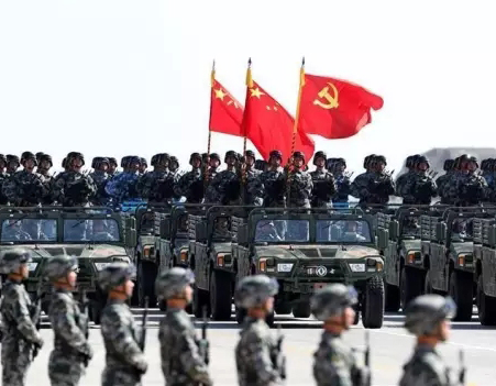 今天八一，致敬中國軍人！